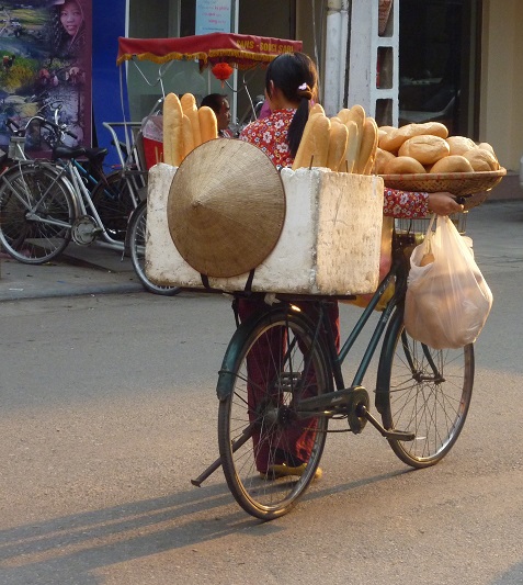 Boulangère vietnamienne à vélo