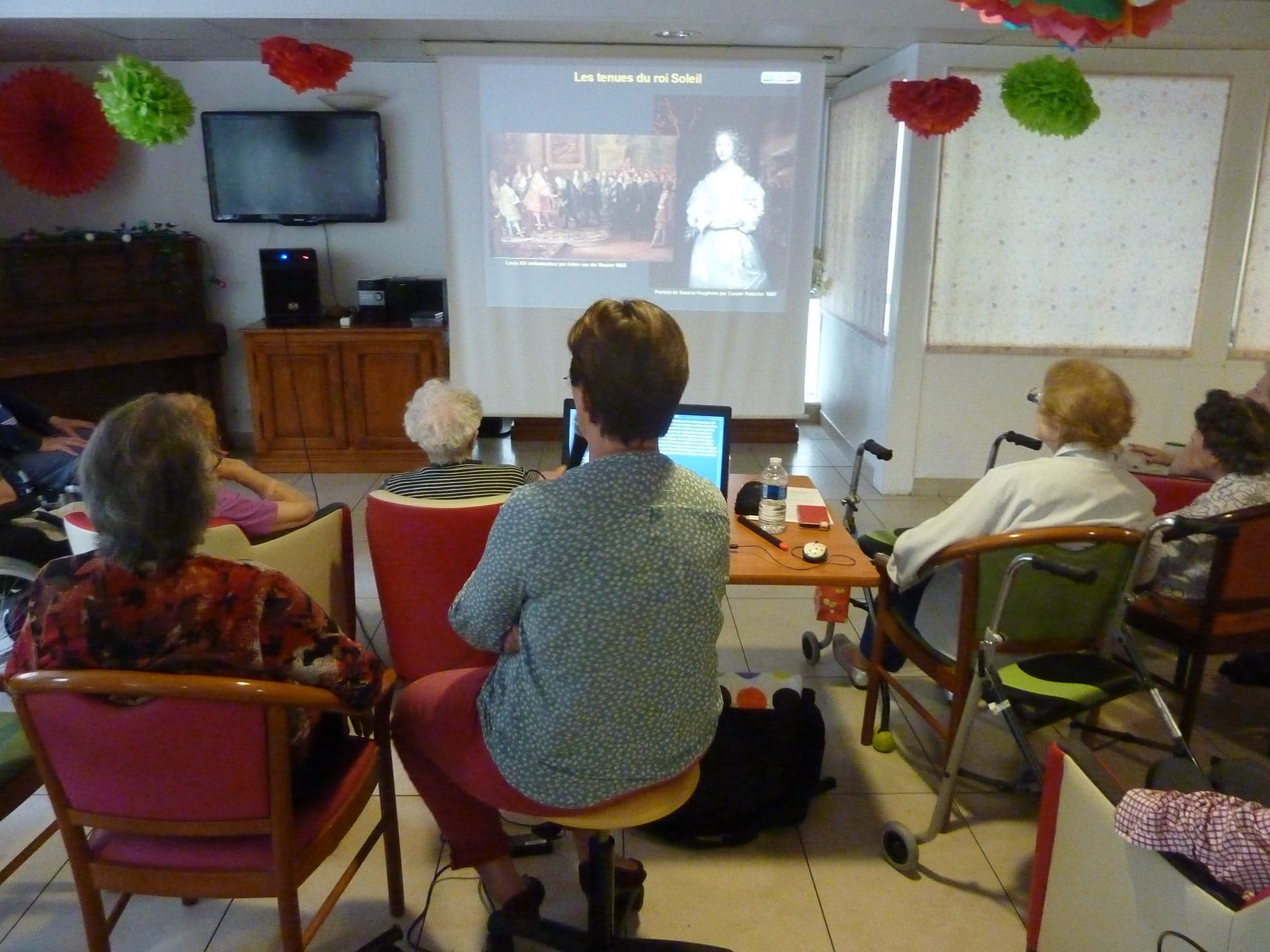 Conférencière en action